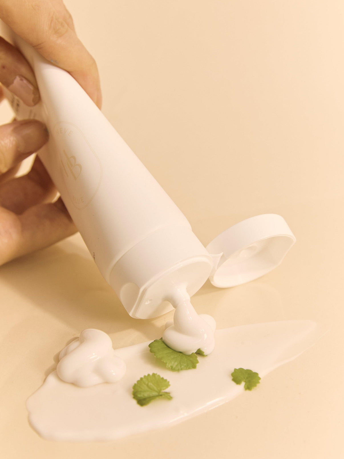 HEVEBLUE - Salmon Caring Centella Cream [100ml]