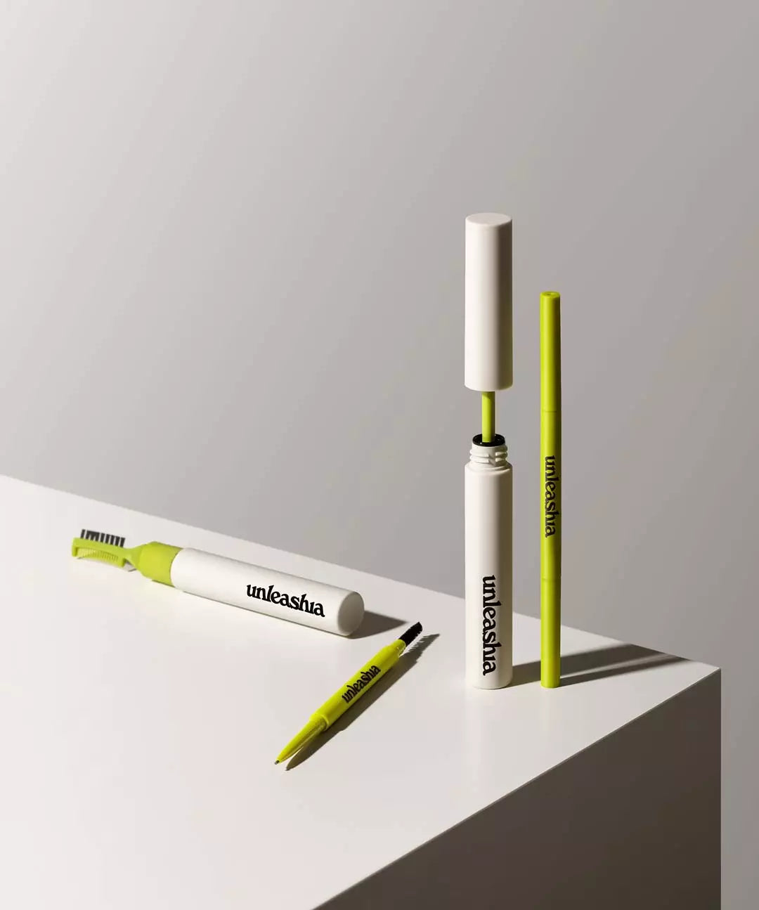 Unleashia - Shaper Defining Eyebrow Pencil - N°1 Oatmeal Brown